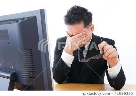 Business person who feels fatigue 41929330
