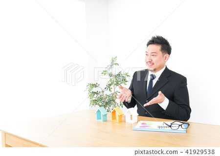 做房地產事務的企業人 41929538