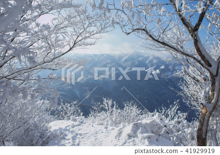 Scenery from snowy mountains, winter scenery 41929919
