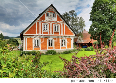 Traditional cottage in Czech republic 41931128