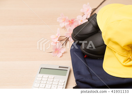 Educational cost image Educational cost image 41931133