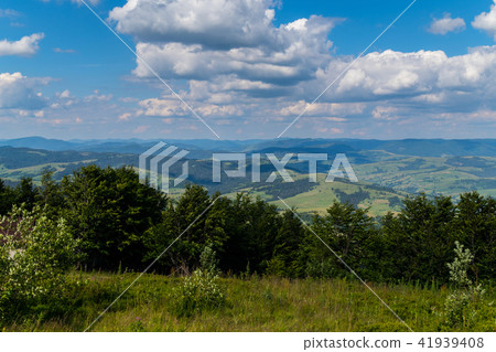 The endless mountain plains under the transparent The endless mountain plains under the transparent 41939408