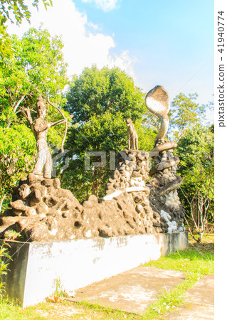The postures of the Buddha at Sala Keoku. The postures of the Buddha at Sala Keoku. 41940774