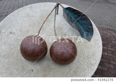 Monument to cherry, Vladimir, Russia 41942278