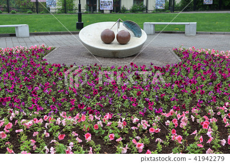 Monument to cherry, Vladimir, Russia 41942279