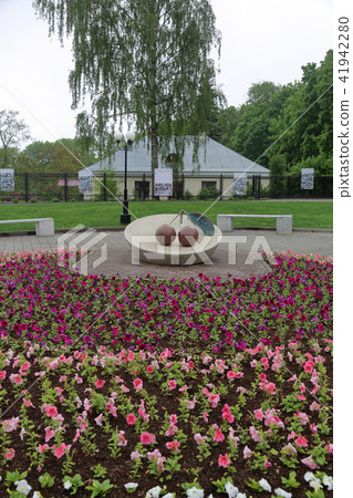 Monument to cherry, Vladimir, Russia 41942280