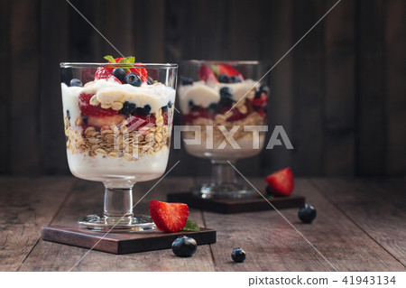 Healthy yogurt parfait. 41943134
