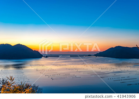 A port in the morning 41943906