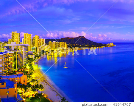 夏威夷威基基海灘的晚上風景 41944707