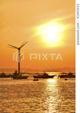 Turbine, Fishing boat, Jeongok Harbor, Hwaseong City, Gyeonggi-do 41945033