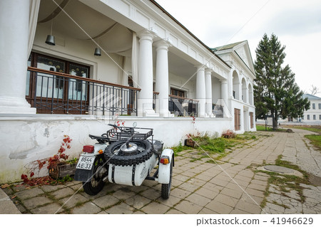 Three-wheeler motorcycle 41946629