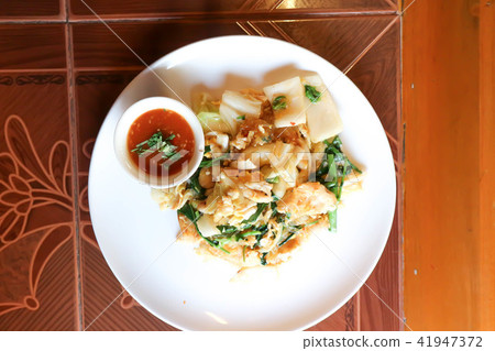 stir-fried vegetable with vermicelli 41947372