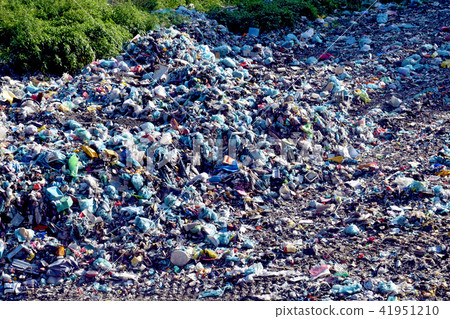 Landfill disposal site 41951210