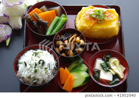 Spirit set, serving serving, serving gourmet meal 41952040