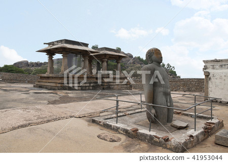 A rare statue of Bharata, brother of Bahubali A rare statue of Bharata, brother of Bahubali 41953044