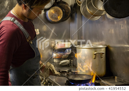 Flamb Scene _ 20's Male Cock Flamb Scene _ 20's Male Cock 41954552