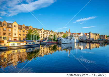 the shore of water of leith, edinburgh 41958276