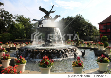 Before Andersen fountain. Before Andersen fountain. 41958549