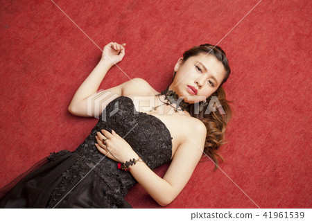 一個穿著婚紗的女人az_062 一個穿著婚紗的女人az_062 41961539