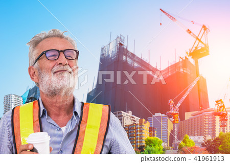 senior engineer with background development 41961913