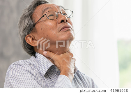 elderly sore throat irritation massage squeeze 41961928