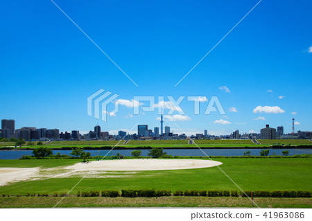 The river hand spreading the blue sky residential area and Tokyo sky tree 41963086