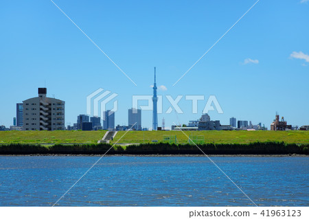 傳播藍天住宅區和東京天空樹的河手 41963123