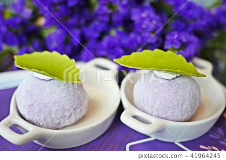 Set of afternoon tea in lavender theme. Daifuku. 41964245
