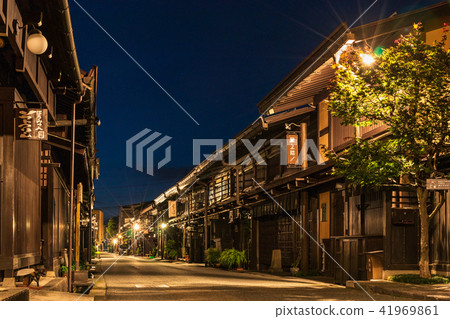 Hida Takayama old townscape night view 41969861