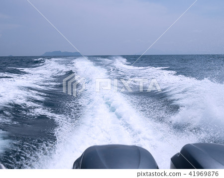 Trace tail of ferry speed boat surface sea water 41969876