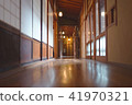 木造建築の廊下 41970321