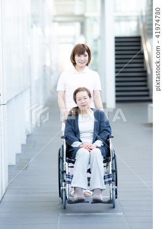 Medical nursing women 41974780