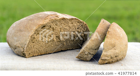 rustic bread 41977814