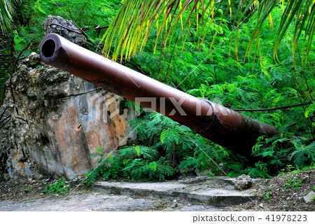塞班島·Managaha島日軍阿姆斯特朗型6寸槍 塞班島·Managaha島日軍阿姆斯特朗型6寸槍 41978223