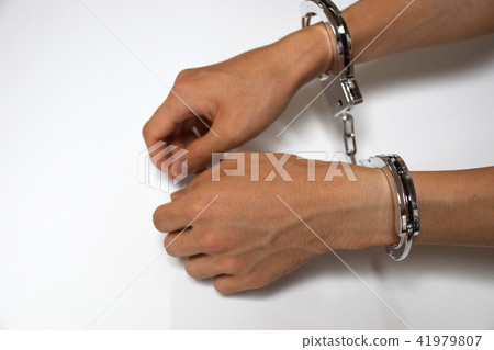 手銬抓住殺手 41979807