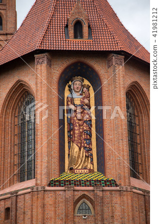 Malbork castle, medieval teutonic castle in Poland Malbork castle, medieval teutonic castle in Poland 41981212