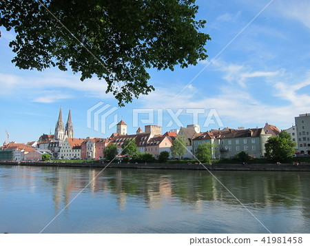 Regensburg skyline 41981458