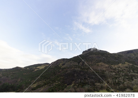 Arthur Seat and Holyrood Park in Edinburgh 41982078