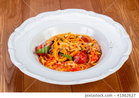 Spaghetti with Crab 41982627