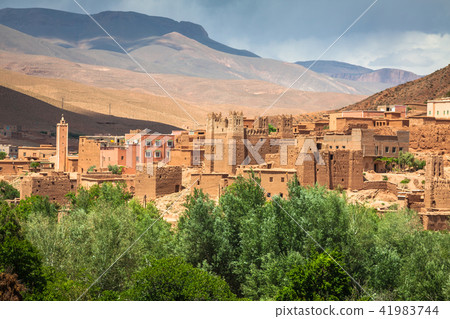 Town and oasis of Tinerhir, Morocco 41983744