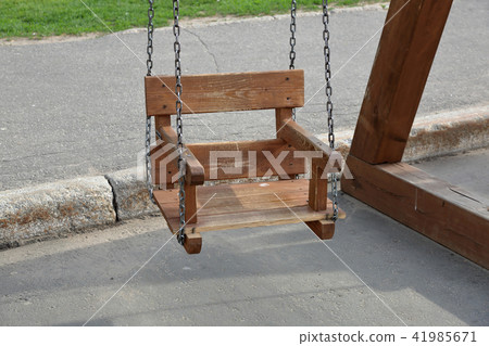 Swing made of wooden planks 41985671