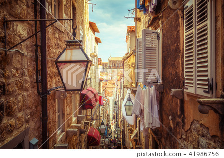 Famous narrow alley of Dubrovnik old town, Croatia 41986756
