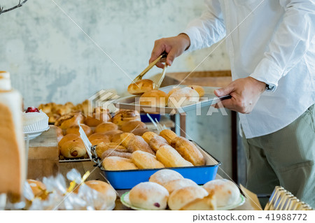 Freshly baked bread 41988772