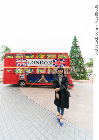 Asia Taiwan Tainan Dayuanbai Railway Station Christmas Christmas Female Portrait Girl Model Christmas Tree Christmas Tree Sleigh Bus Traffic 41989039