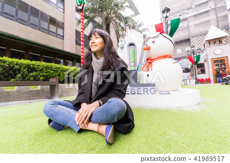 Asia Taiwan Tainan Xintiandi Department Store Ximen Road Female Woman Portrait Streetscape Photography Model Christmas Tree Christmas Santa Claus Christmas Tree Grass Traffic Asia Taiwan Tainan Xintiandi Department Store Ximen Road Female Woman Portrait Streetscape Photography Model Christmas Tree Christmas Santa Claus Christmas Tree Grass Traffic 41989517