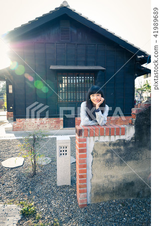 亞洲台灣台南新化大目降文化園區女性女人模特兒龍貓人像肖像 亞洲台灣台南新化大目降文化園區女性女人模特兒龍貓人像肖像 41989689