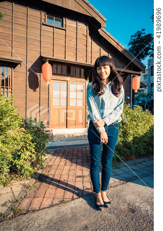 亞洲台灣台南新化大目降文化園區女性女人模特兒龍貓人像肖像 41989696