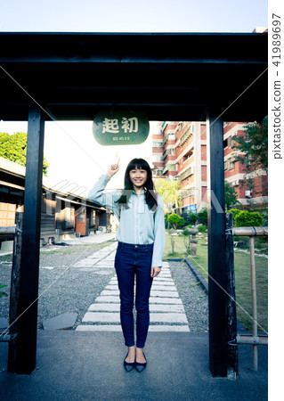 亞洲台灣台南新化大目降文化園區女性女人模特兒龍貓人像肖像 亞洲台灣台南新化大目降文化園區女性女人模特兒龍貓人像肖像 41989697