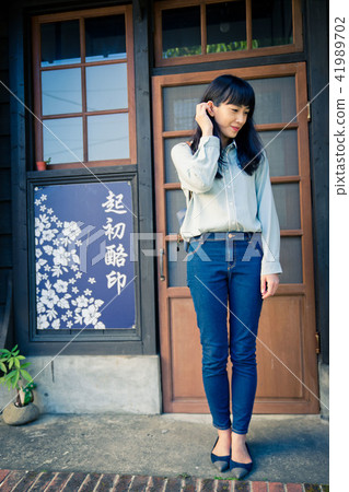 亞洲台灣台南新化大目降文化園區女性女人模特兒龍貓人像肖像 亞洲台灣台南新化大目降文化園區女性女人模特兒龍貓人像肖像 41989702