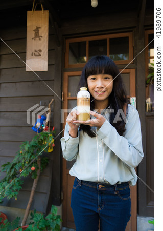 亞洲台灣台南新化大目降文化園區女性女人模特兒龍貓人像肖像 41989706